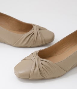 SIMMONE SU LT TAUPE LEATHER