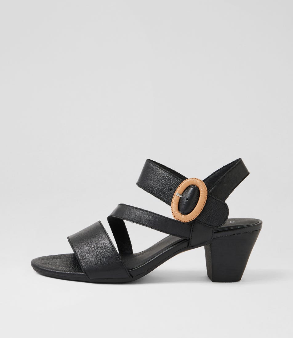 Invites Black Leather Sandals