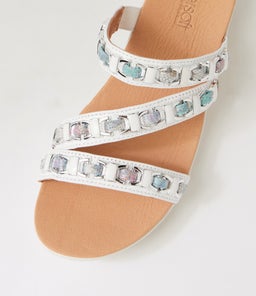 MAYBELLE SU WHITE PASTEL MELODY LEATHER