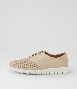 Barty Almond White Leather Flat Shoes Barty Almond White Leather Flat Shoes
