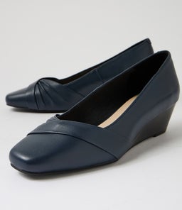 SAVERS SU NAVY LEATHER