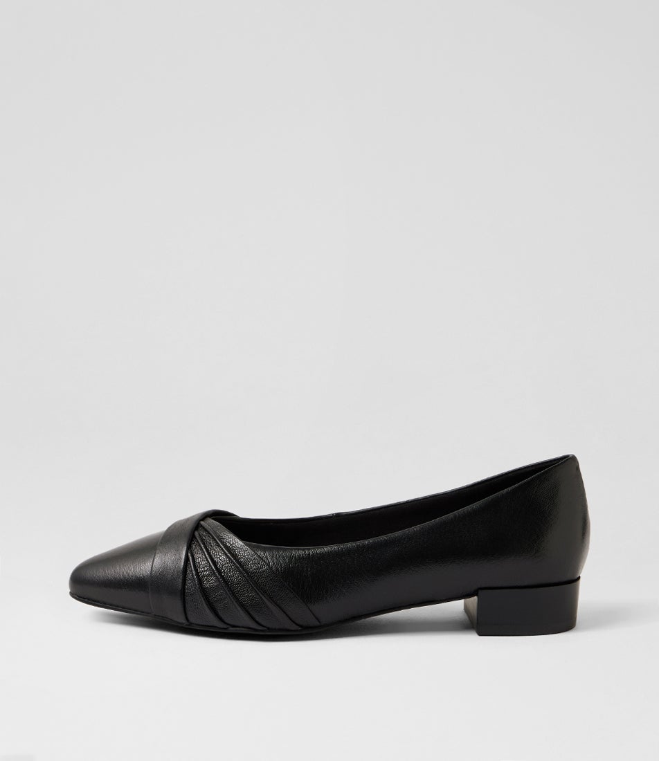 Winay D Black Leather Flat Shoes