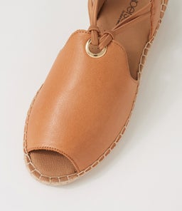 KITTI SU DK TAN LEATHER