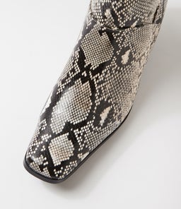 SHADE TH BLACK WHITE SNAKE PU