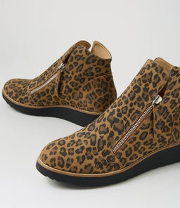 OHMY CAMEL LEOPARD BLACK SOLE SUEDE