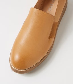 OTRAD TO DK TAN LT CHOC SOLE LEATHER