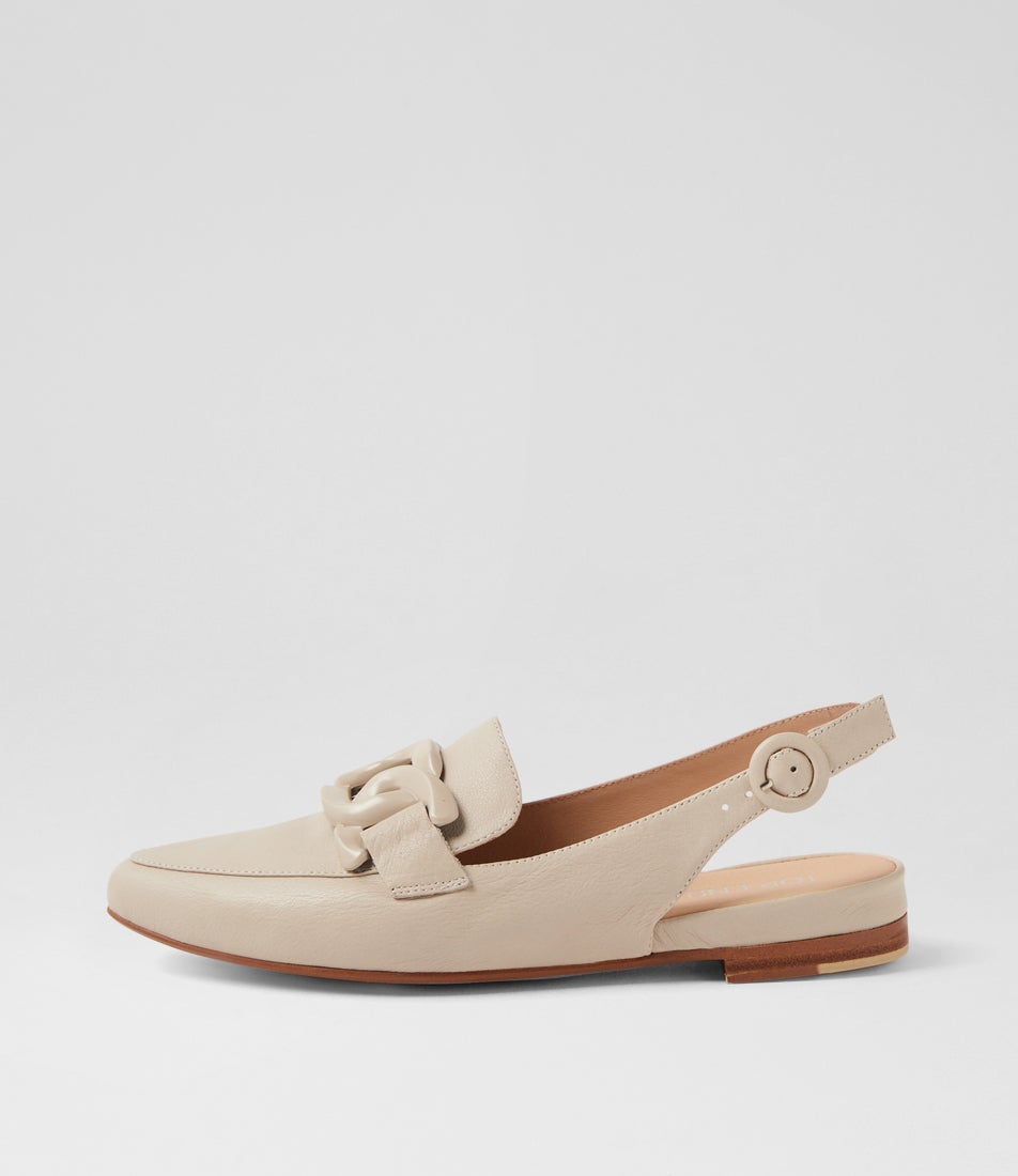 Favillas Almond Leather Flat Shoes