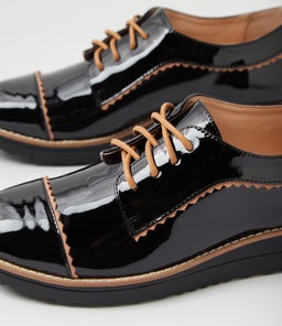 OLIVEE TO BLACK COGNAC PATENT LEATHER