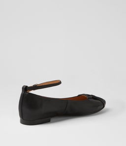 SELLA TO BLACK LEATHER