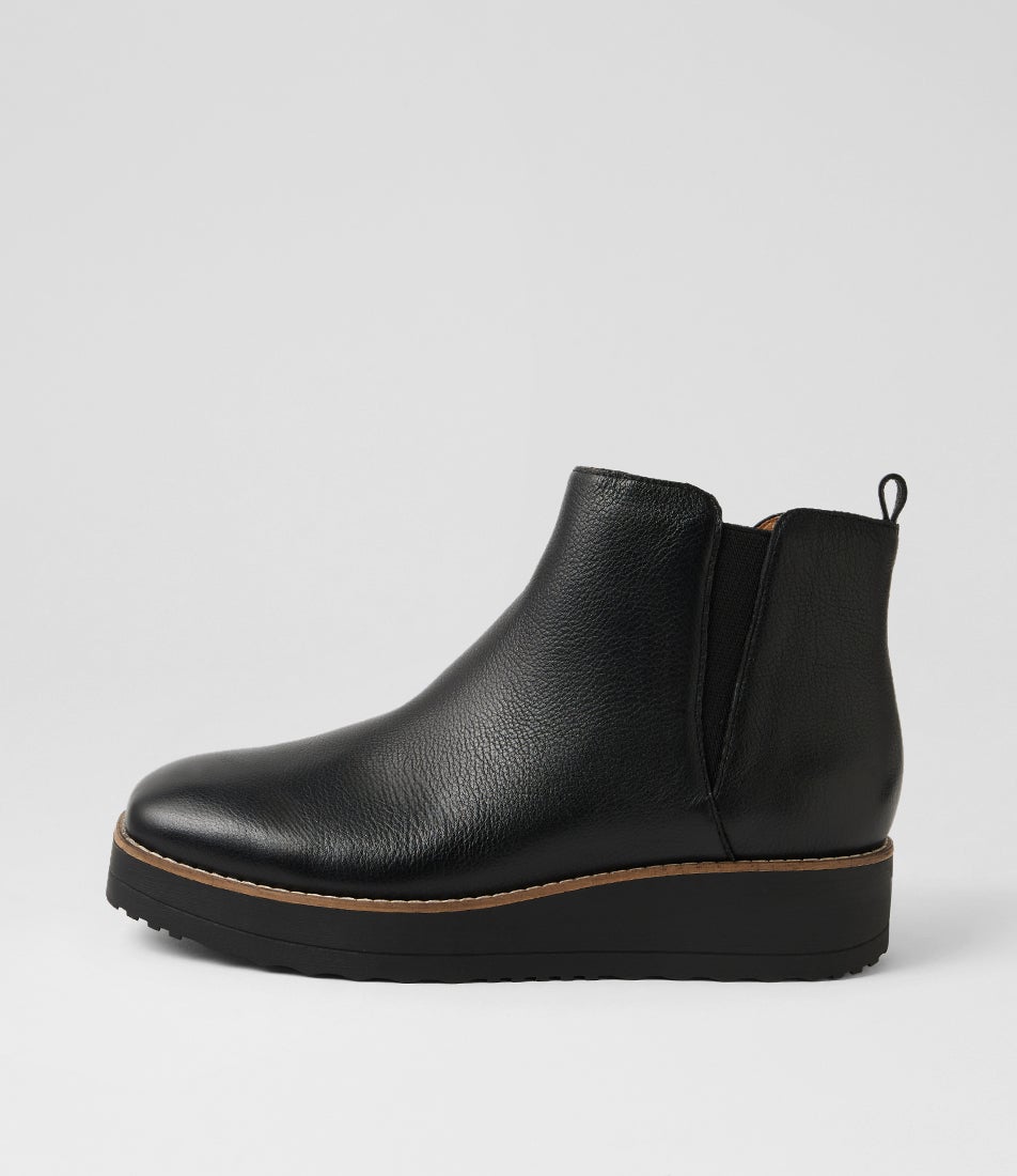 Durina Black Leather Chelsea Boots