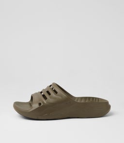 M APRETRAIL SLIDE TV DK OLIVE SMOOTH