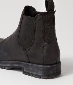 BRAZEN UN BLACK SUEDE