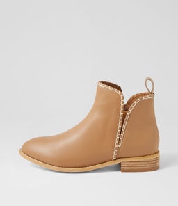 DOUGLAS STITCH LEATHER BOOT WA FAWN LEATHER