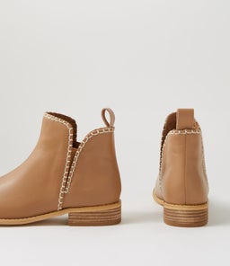 DOUGLAS STITCH LEATHER BOOT WA FAWN LEATHER