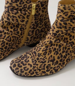 CAMRYN XW ZR TAN LEOPARD SUEDE