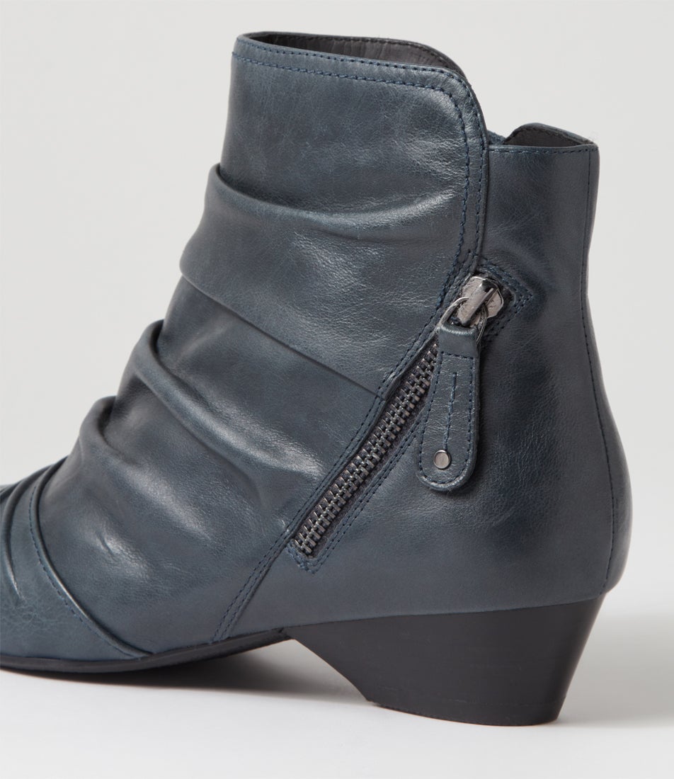 Camryn Xw Zr Navy Leather Ankle Boots