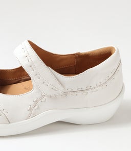 GUMMIBEAR W ZR WHITE LEATHER