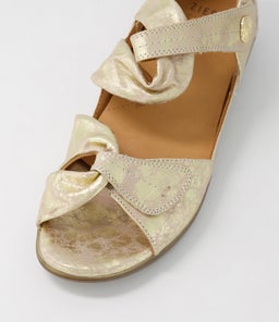 DOXIE W ZR OLD GOLD SATIN METAL LEATHER