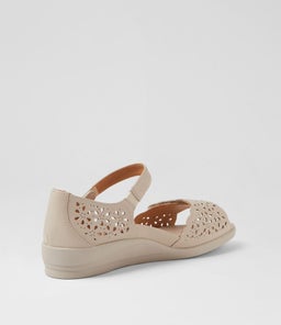 DUSTY W ZR ALMOND LEATHER