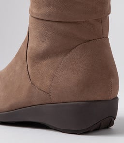 SEATTLE XF ZR TAUPE TUMBLE NUBUCK
