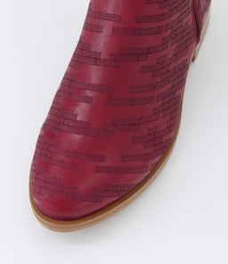 SKYLARS XF ZR BURGUNDY EMBOSSED LEATHER