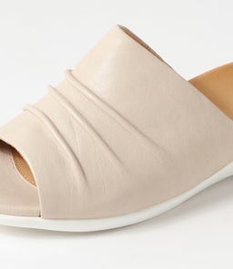 ELIJA XW ZR ALMOND LEATHER