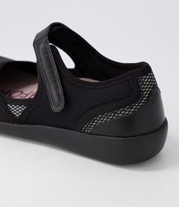 USHERY XF ZR BLACK BLACK SOLE NEOPRENE