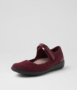 USHERY XF ZR BURGUNDY METALLIC NEOPRENE LEATHER