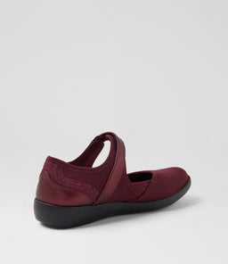 USHERY XF ZR BURGUNDY METALLIC NEOPRENE LEATHER
