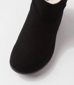FRILLA XW ZR BLACK BEIGE FUR FABRIC