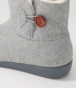 FRILLA XW ZR GREY BEIGE FUR FABRIC