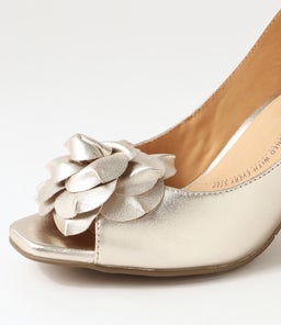 APRILLS W ZR PALE GOLD LEATHER