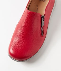 SENAN XF ZR DK RED TUMBLE LEATHER