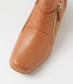 QUENNO XW ZR DK TAN LEATHER