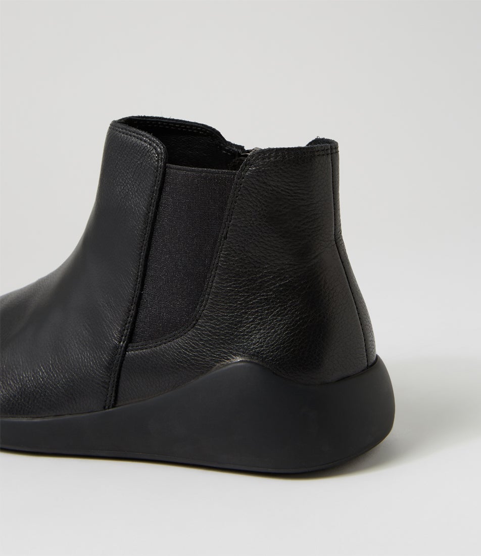 Yumba Xw Black Metallic Leather Elastic Chelsea Boots