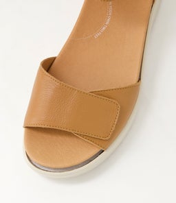 SOFIO XW ZR DK TAN VANILLA SOLE LEATHER