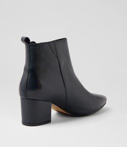 VUNN XW ZR DK NAVY LEATHER