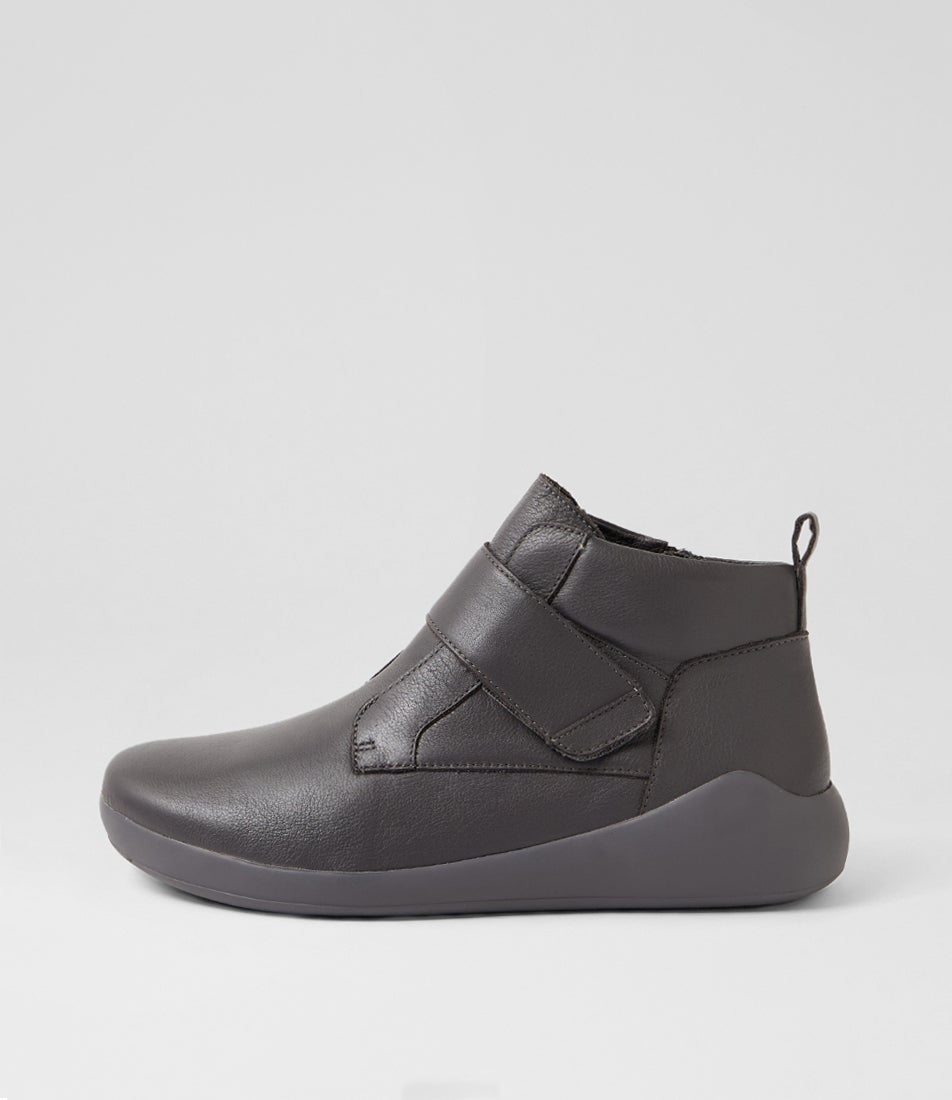 Yedd Xf Charcoal Leather Ankle Boots