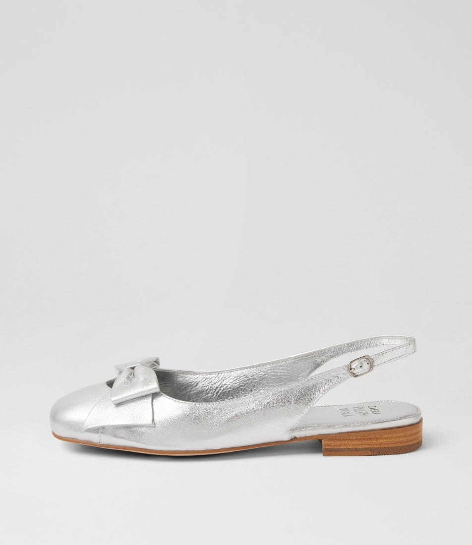 Deloe W Silver Leather Flat Shoes