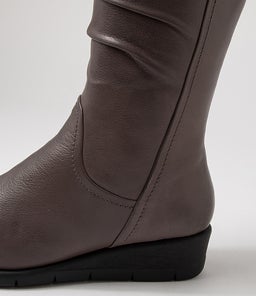 MILLAN SU DK GREY LEATHER