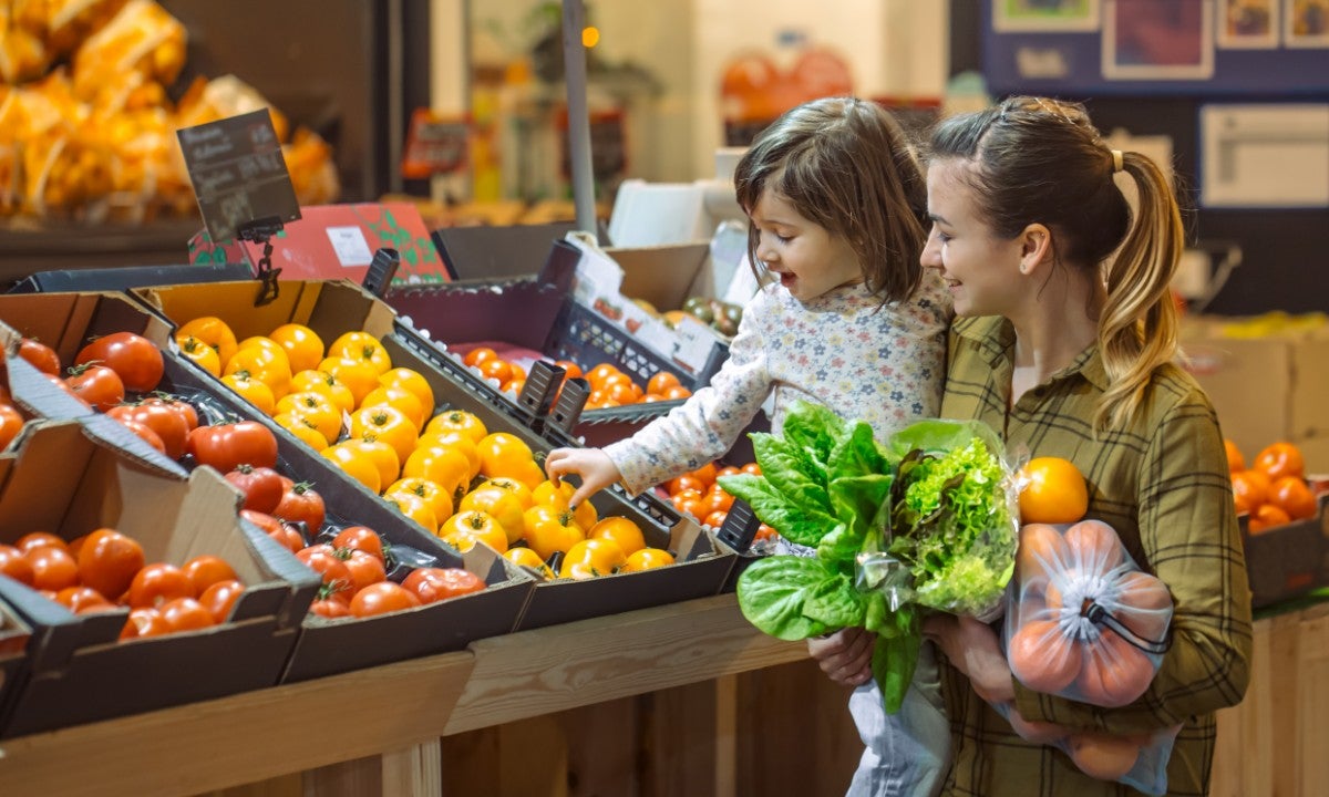 How to grocery shop with a toddler